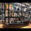 ドールショップ（人形店）店様への「ビスクドール展示販売用ショーケース（人形ケース／フィギュアケース）」としてのアルミ枠ガラスショーケースの納品実例