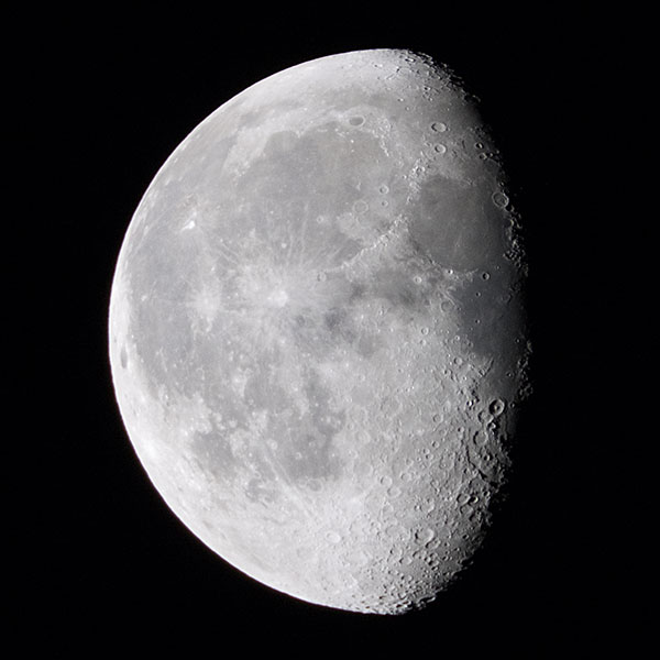 昨夜撮りました「月」の写真