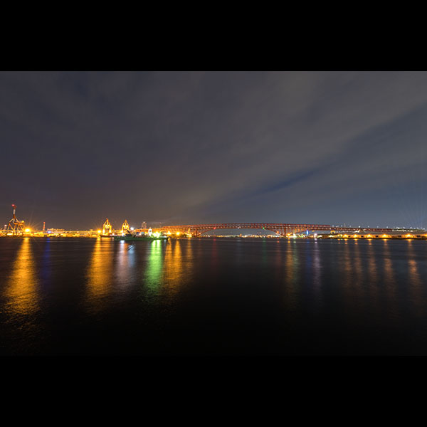 大阪市内の風景／「みなと大橋」付近の夜景