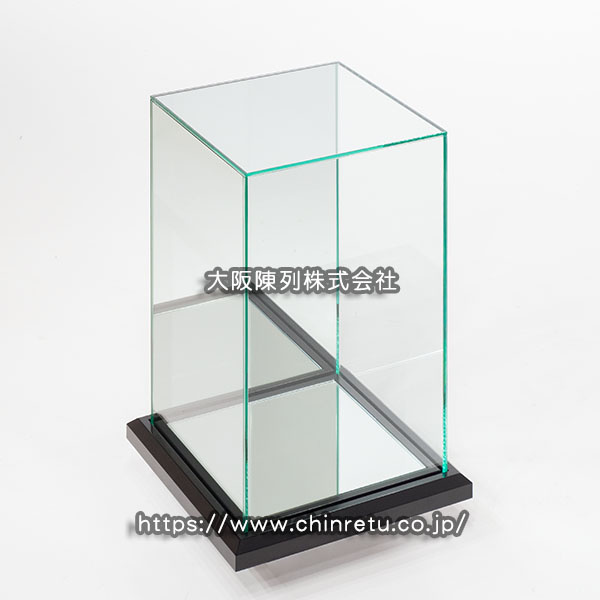 背面と床面がミラーガラス仕様の卓上ガラスケース