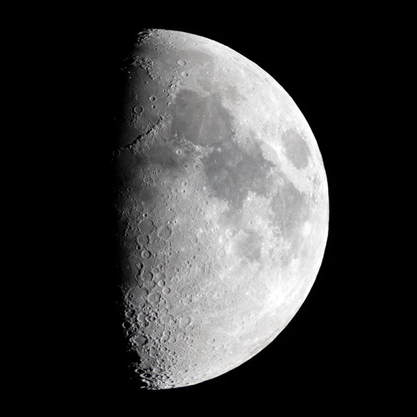 昨夜撮りました「月」の写真