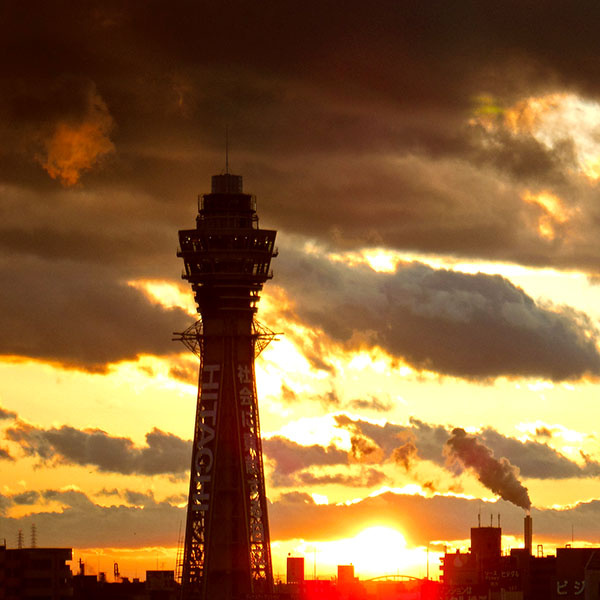 通天閣を含む夕景