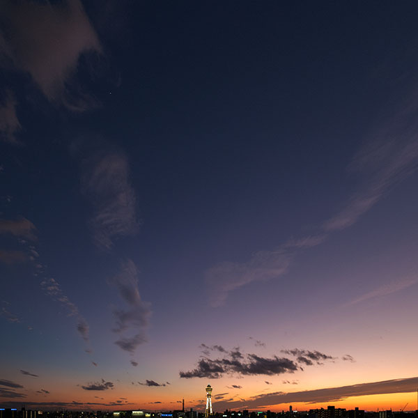 通天閣を含む夕景