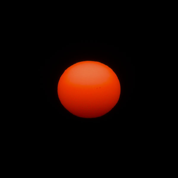 通天閣を含む夕景 ＆ 太陽の黒点　／　昨日の写真