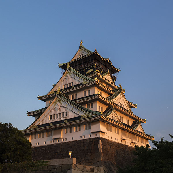 夕映えの大阪城
