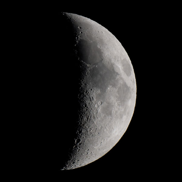つい先程撮りました「月」の写真