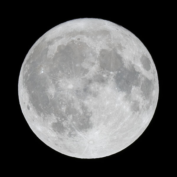 本日午前3時頃に撮りました「満月」