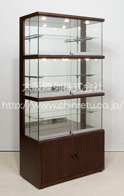 当社オリジナルショーケースNo.2 異なるジャンルの展示物を明確に分けて展示出来るコレクションケース