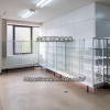 学校法人様への「実験室の実験材料／資材等の展示収納用ショーケース（展示収納ケース）」としてのアルミ枠ガラスショーケースの納品実例